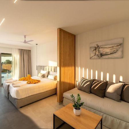 Thimios Suites Adults Only อาคาราวี ภายนอก รูปภาพ