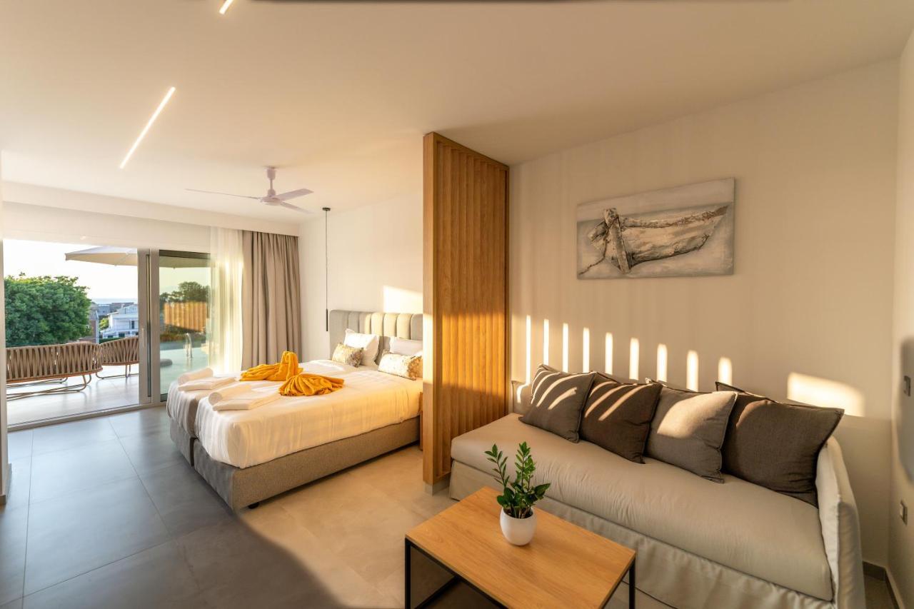 Thimios Suites Adults Only อาคาราวี ภายนอก รูปภาพ