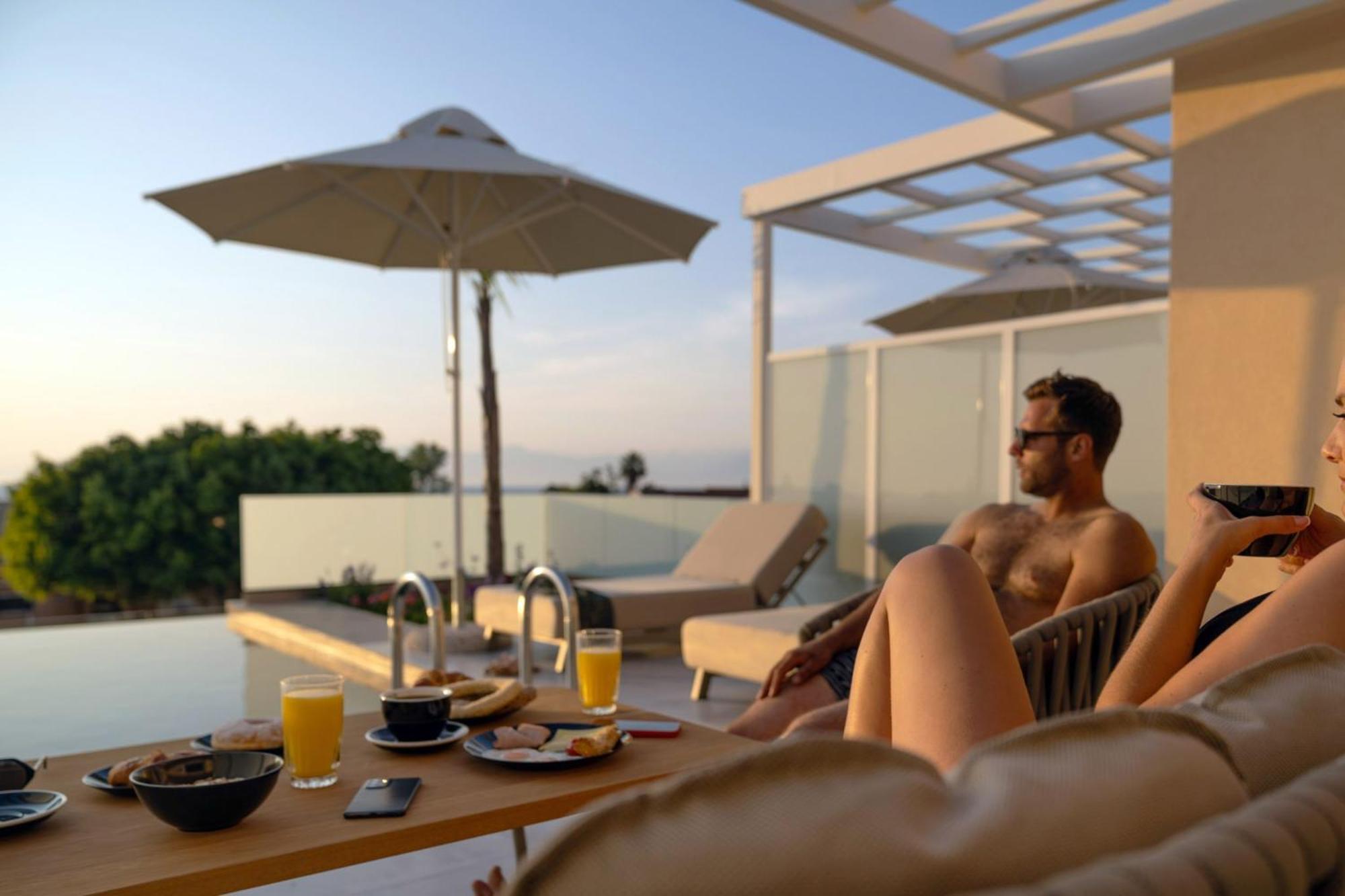 Thimios Suites Adults Only อาคาราวี ภายนอก รูปภาพ