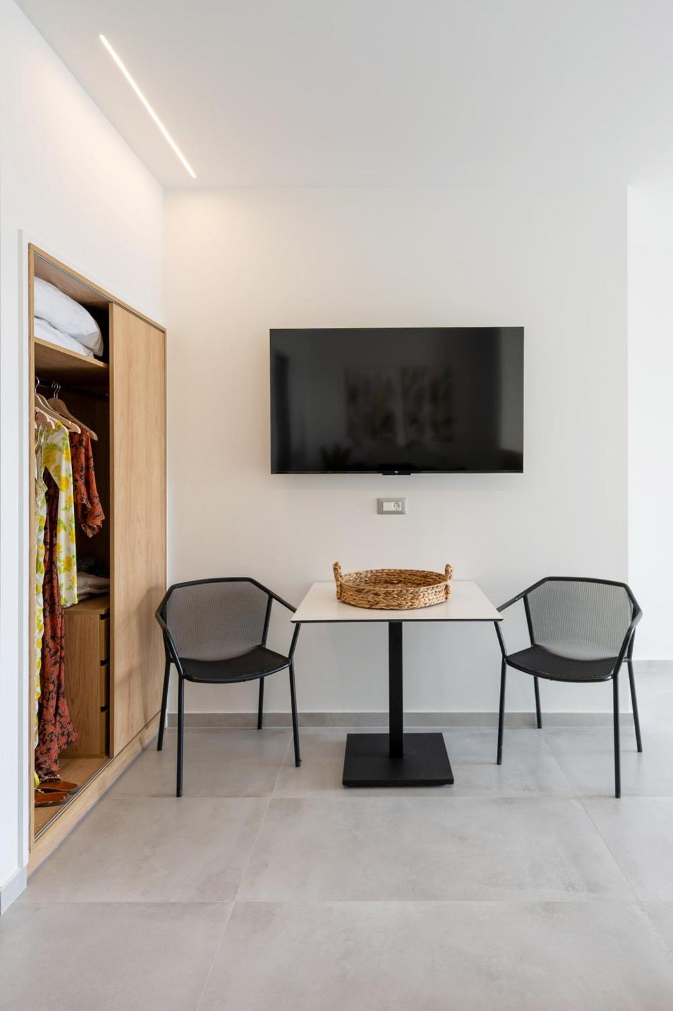 Thimios Suites Adults Only อาคาราวี ภายนอก รูปภาพ