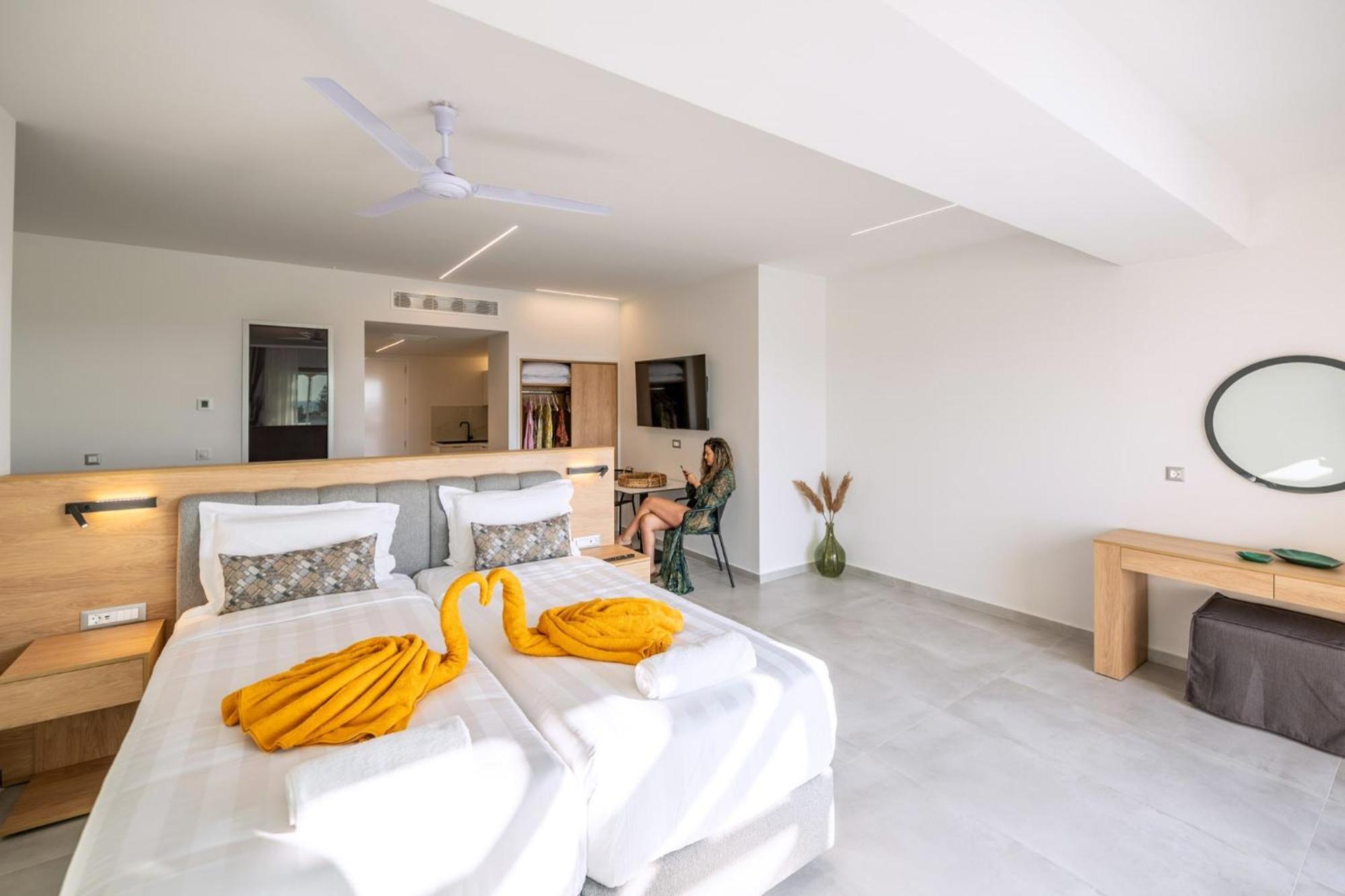 Thimios Suites Adults Only อาคาราวี ภายนอก รูปภาพ